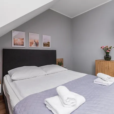 Przystanek Jantar - Pokoje I Apartamenty *