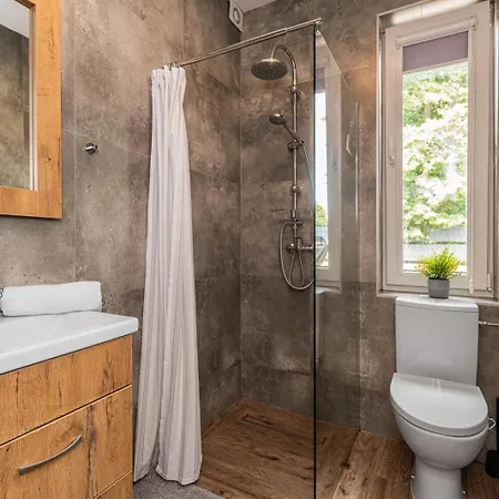 Homestay Przystanek Jantar - Pokoje I Apartamenty *